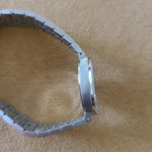 Movado Kora 1/4ct Diamond ladies watch - Picture 4 of 6